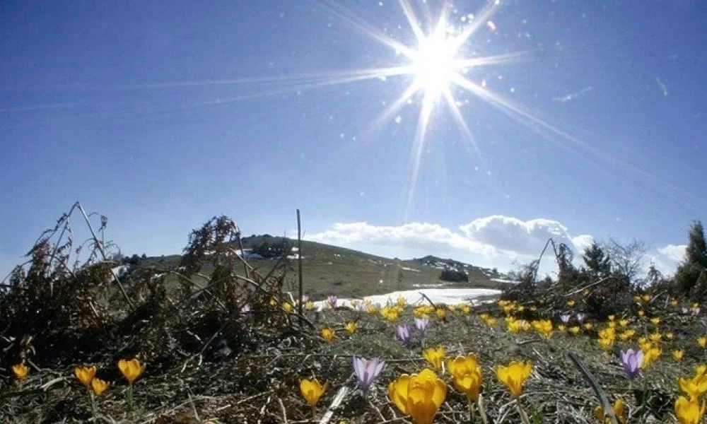 Καιρός: Ηλιοφάνεια αύριο στο μεγαλύτερο μέρος της χώρας με άνοδο της θερμοκρασίας